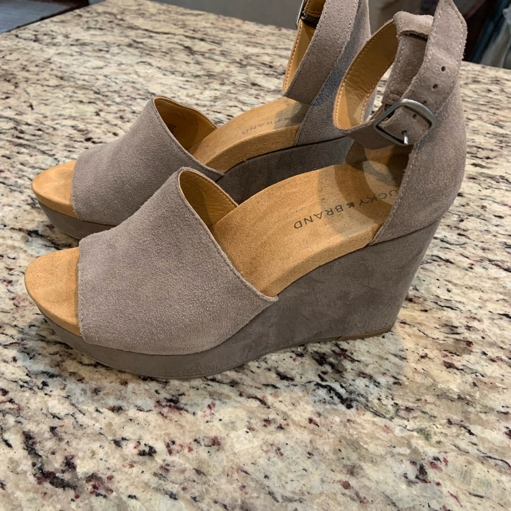 Lucky Brand women’s wedges  size 8